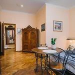 Amorette Apartments By Duhomes